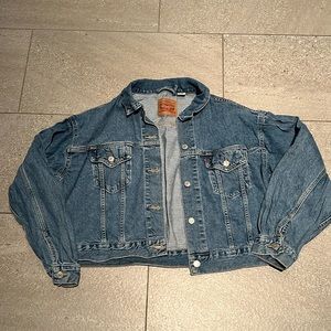 CROPPED DENIM LEVI’S JACKET